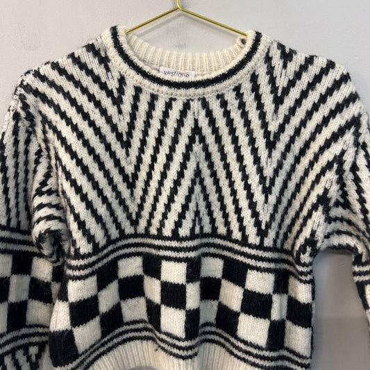 Vestique Cream/ Black Print Cropped Long Sleeve Sweater Top Medium