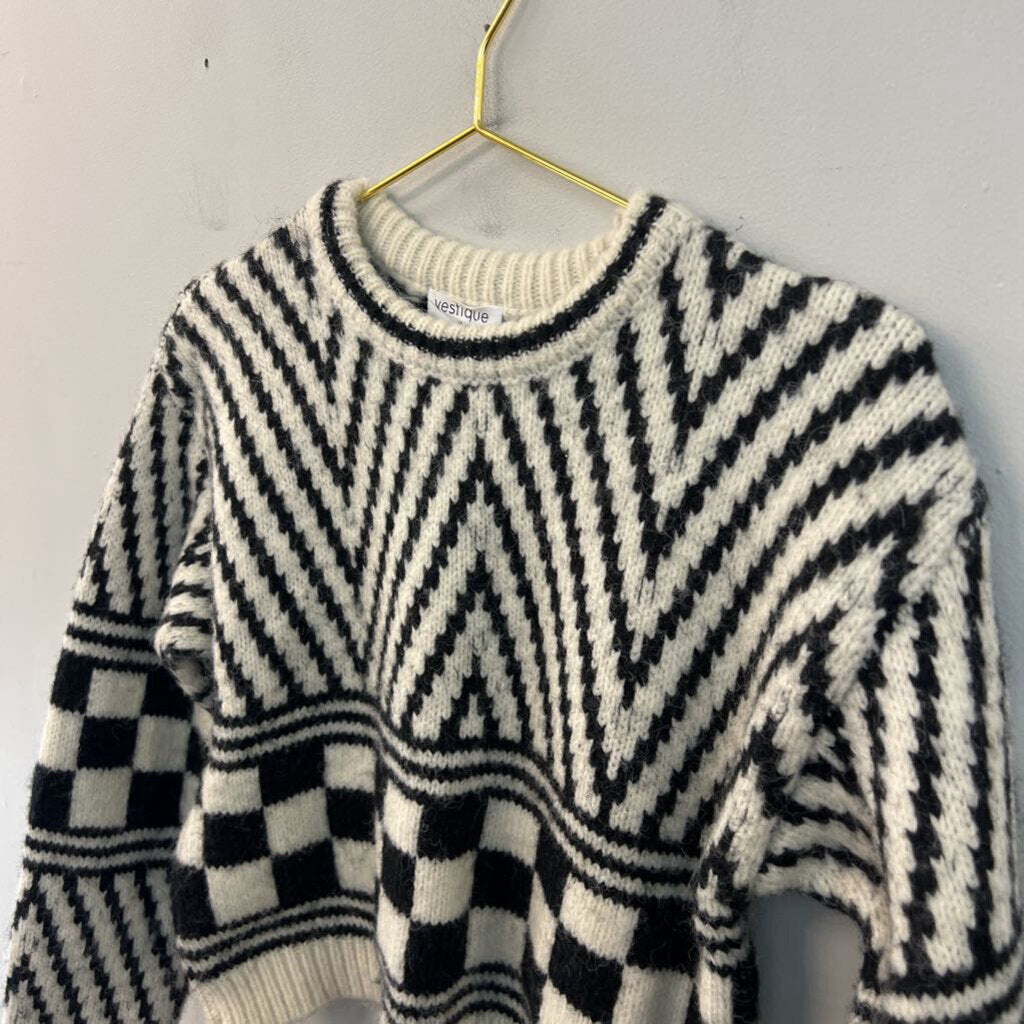 Vestique Cream/ Black Print Cropped Long Sleeve Sweater Top Medium