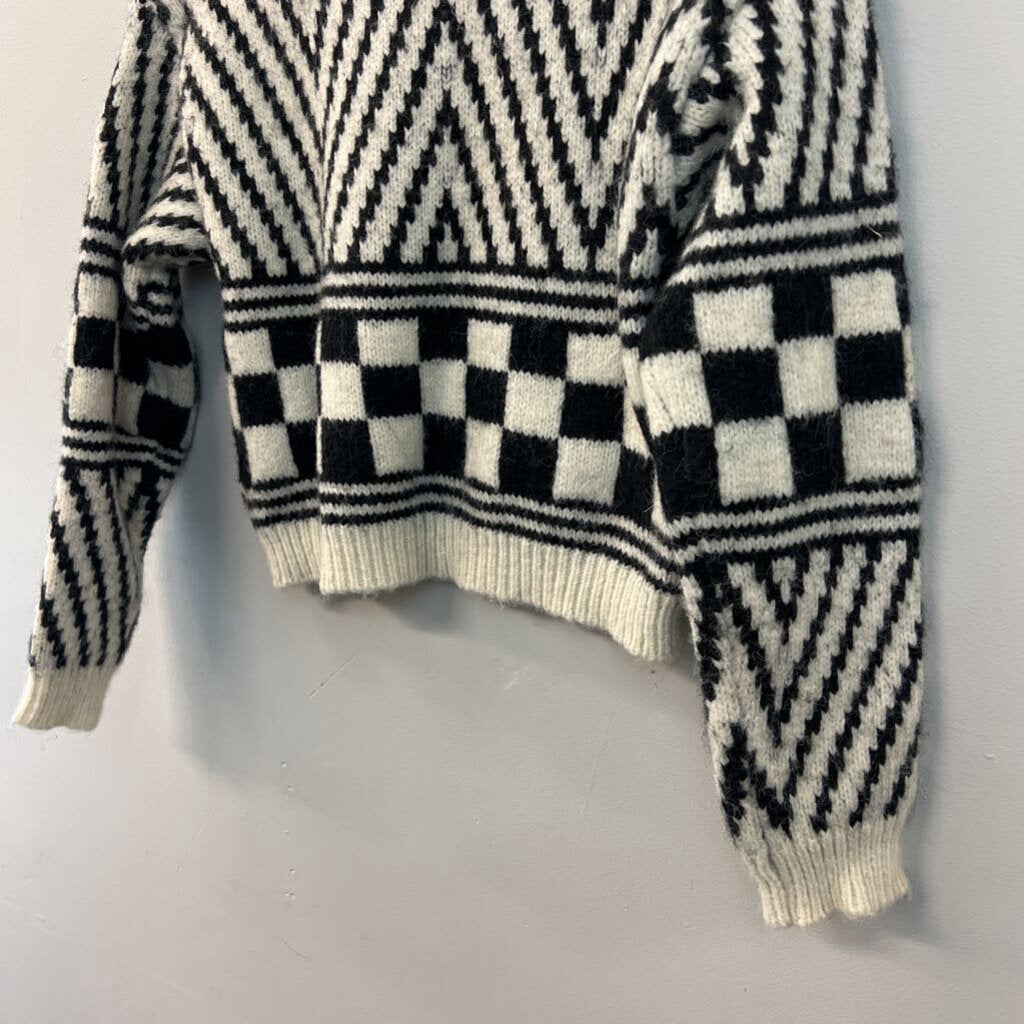 Vestique Cream/ Black Print Cropped Long Sleeve Sweater Top Medium