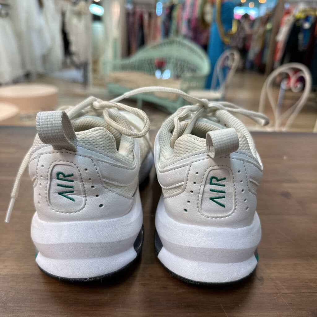Nike Air Max AP Sneakers 7.5