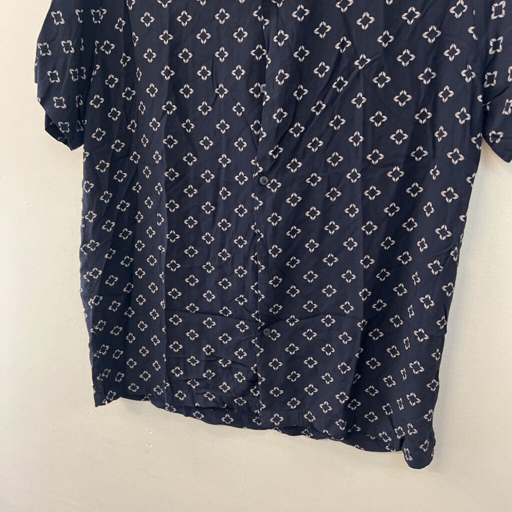 Denim and Flower Navy/ White Print Short Sleeve Button Down Top Large