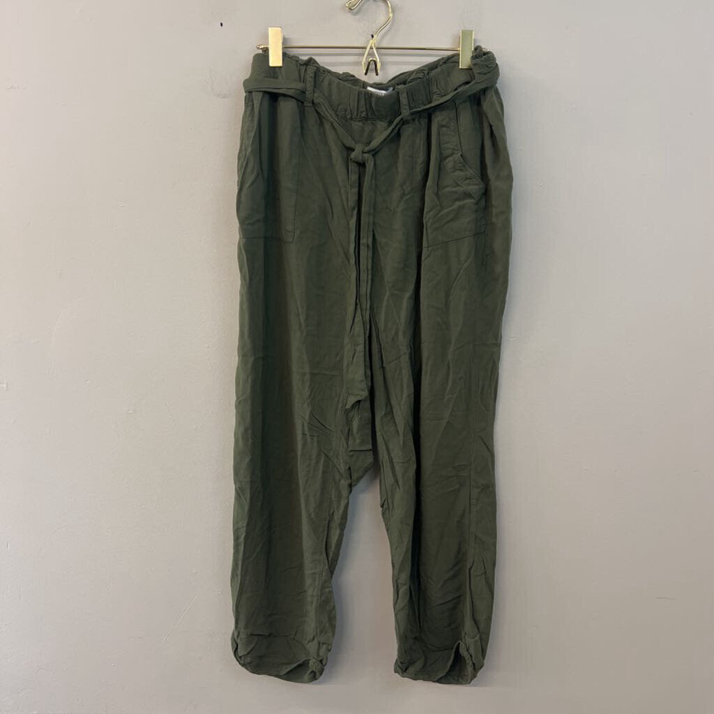 Crown and Ivy Green Tie Waist Pull On Pants 10