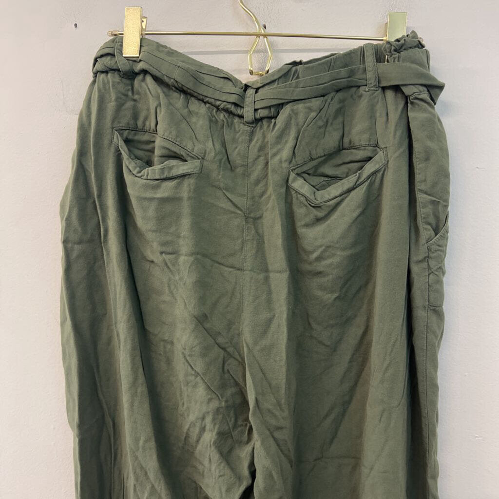 Crown and Ivy Green Tie Waist Pull On Pants 10