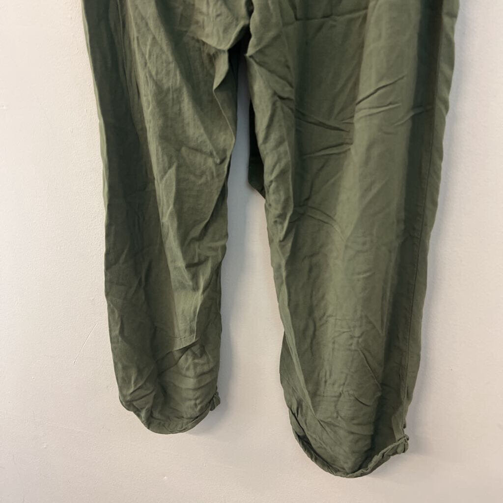 Crown and Ivy Green Tie Waist Pull On Pants 10