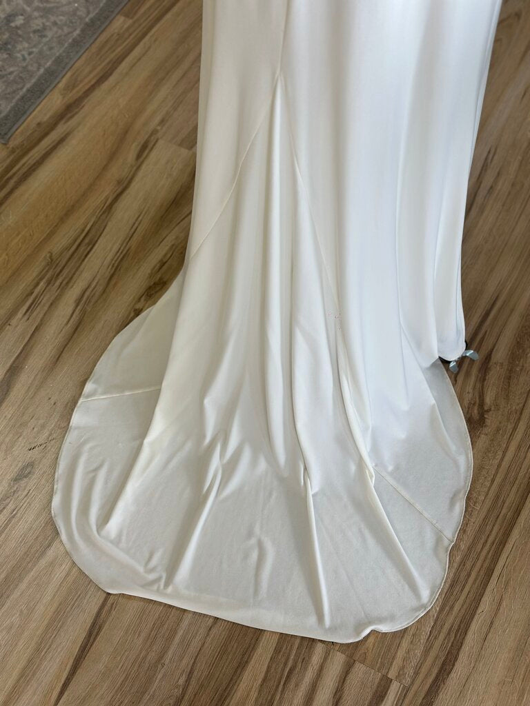 DB Studio Ivory Lace Detail Fitted Bridal Gown 2