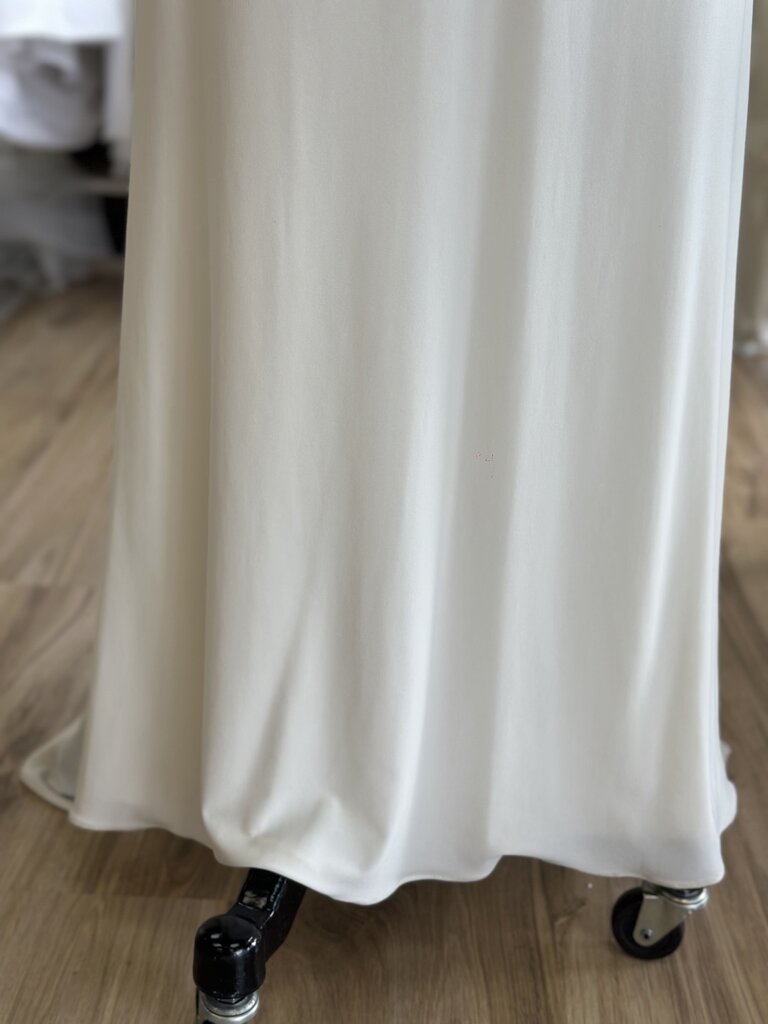 DB Studio Ivory Lace Detail Fitted Bridal Gown 2