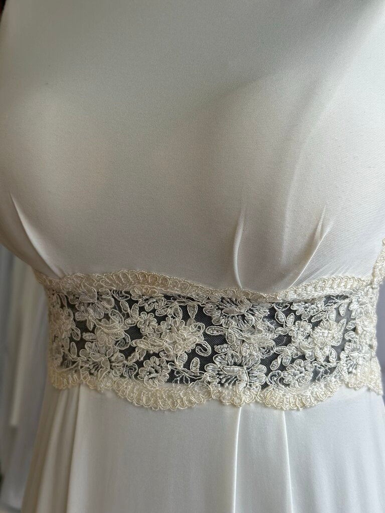 DB Studio Ivory Lace Detail Fitted Bridal Gown 2
