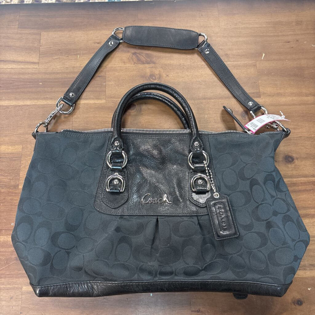 Coach Vintage Logo Shoulder Bag