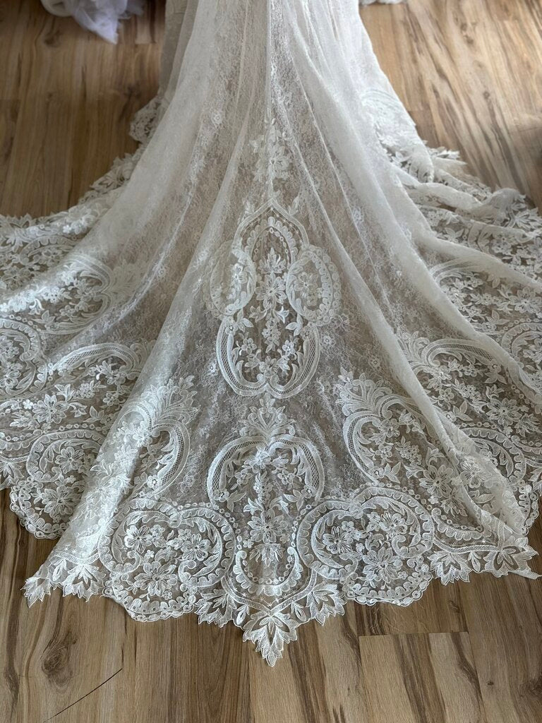 Martina Liana Fitted Lace Bridal Gown 12/14