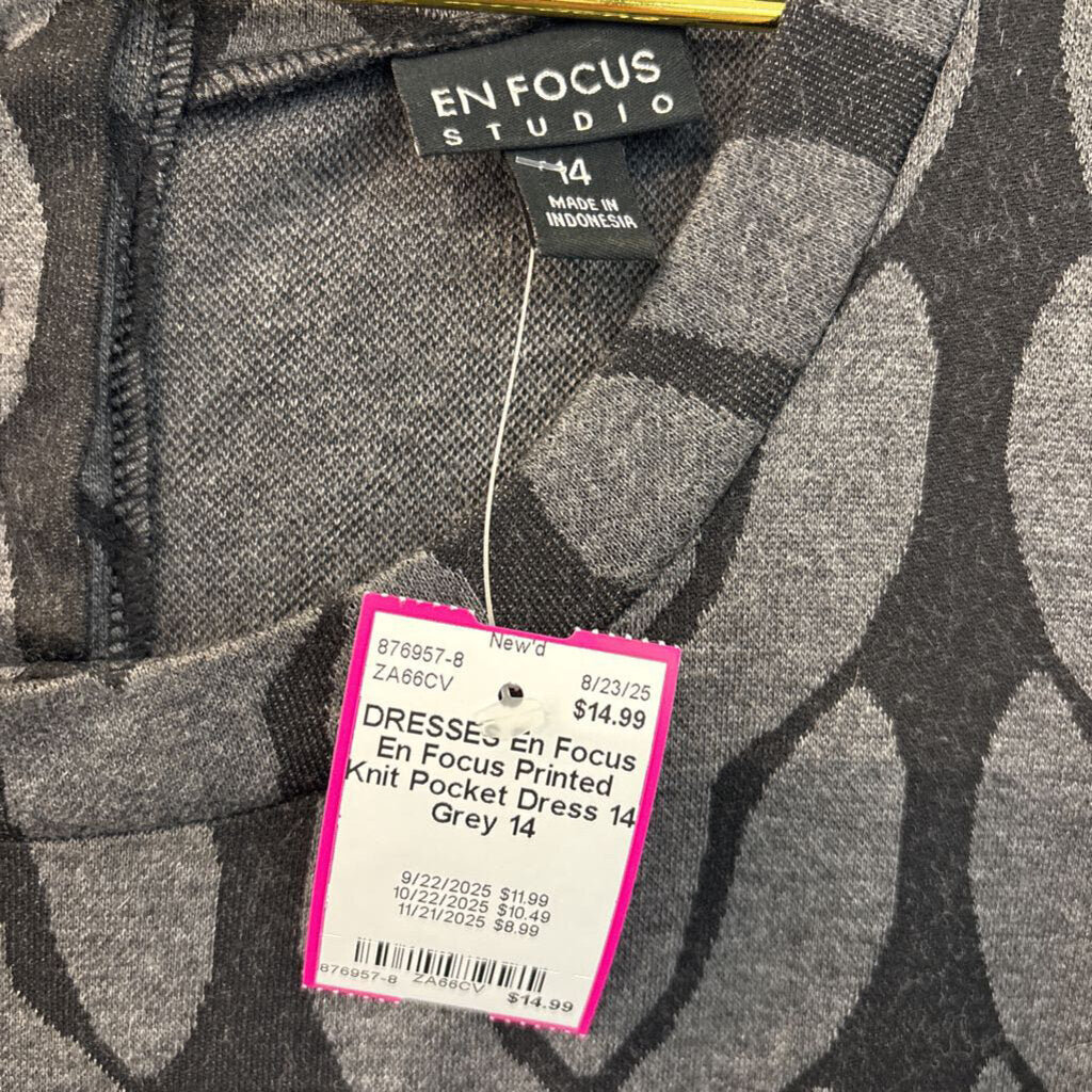 En Focus Printed Knit Pocket Dress 14