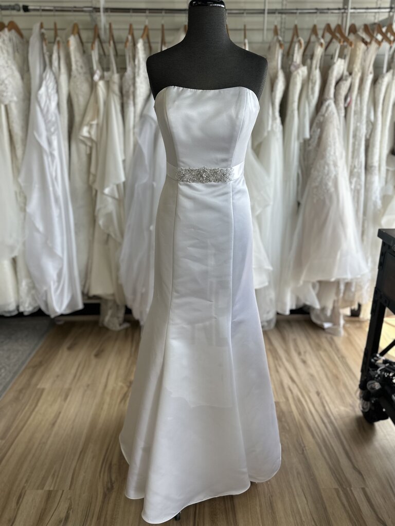 David's Bridal Satin Strapless Wedding Gown 8