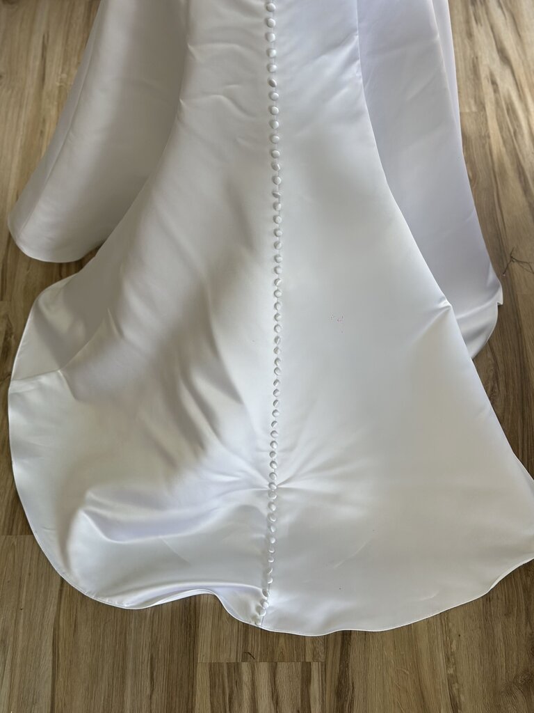 David's Bridal Satin Strapless Wedding Gown 8