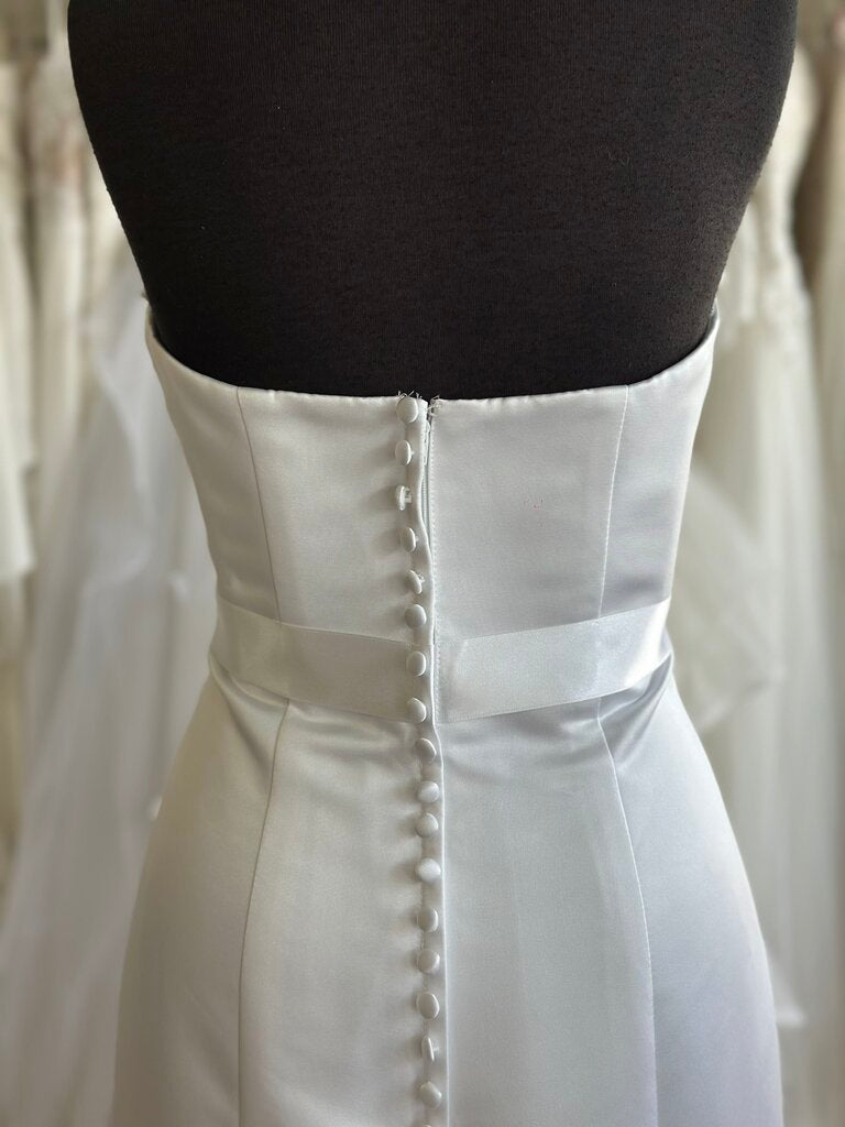 David's Bridal Satin Strapless Wedding Gown 8