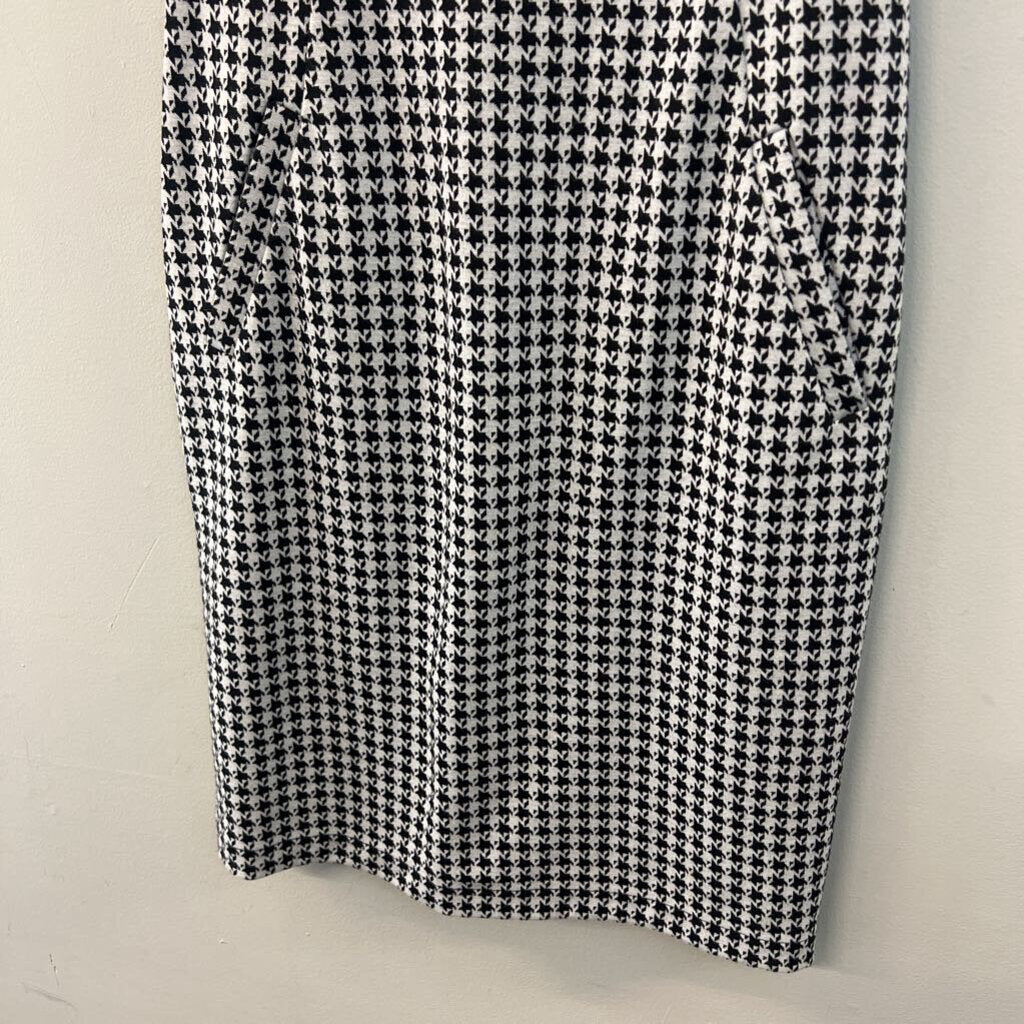 Lands End Black/ White Houndstooth Sleeveless Dress 4