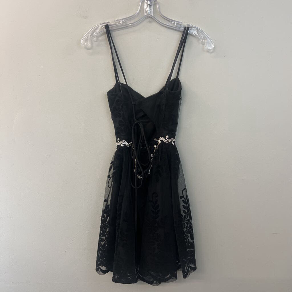 Windsor Burnout Lace Short Dress Small