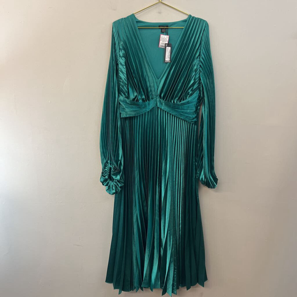 Boohoo Green Pleated Silky Long Sleeve Maxi Dress 10