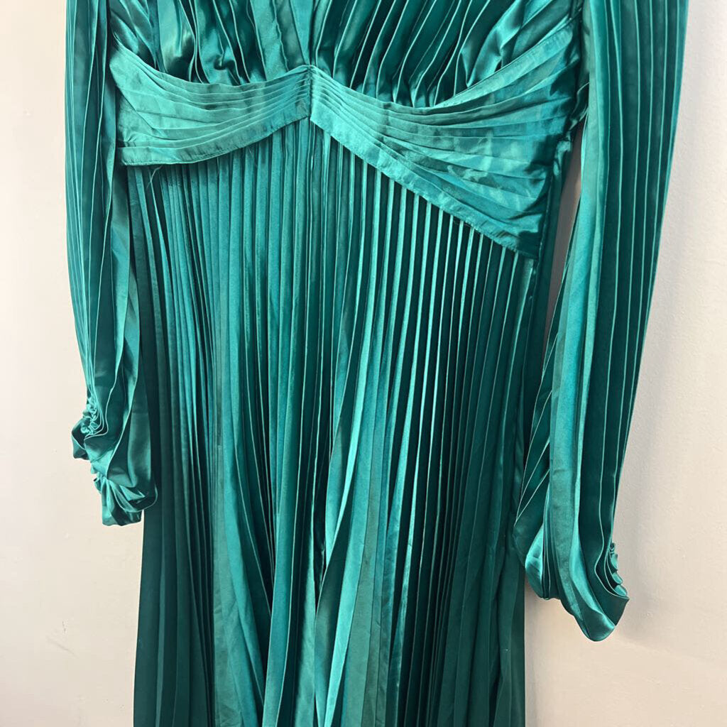 Boohoo Green Pleated Silky Long Sleeve Maxi Dress 10