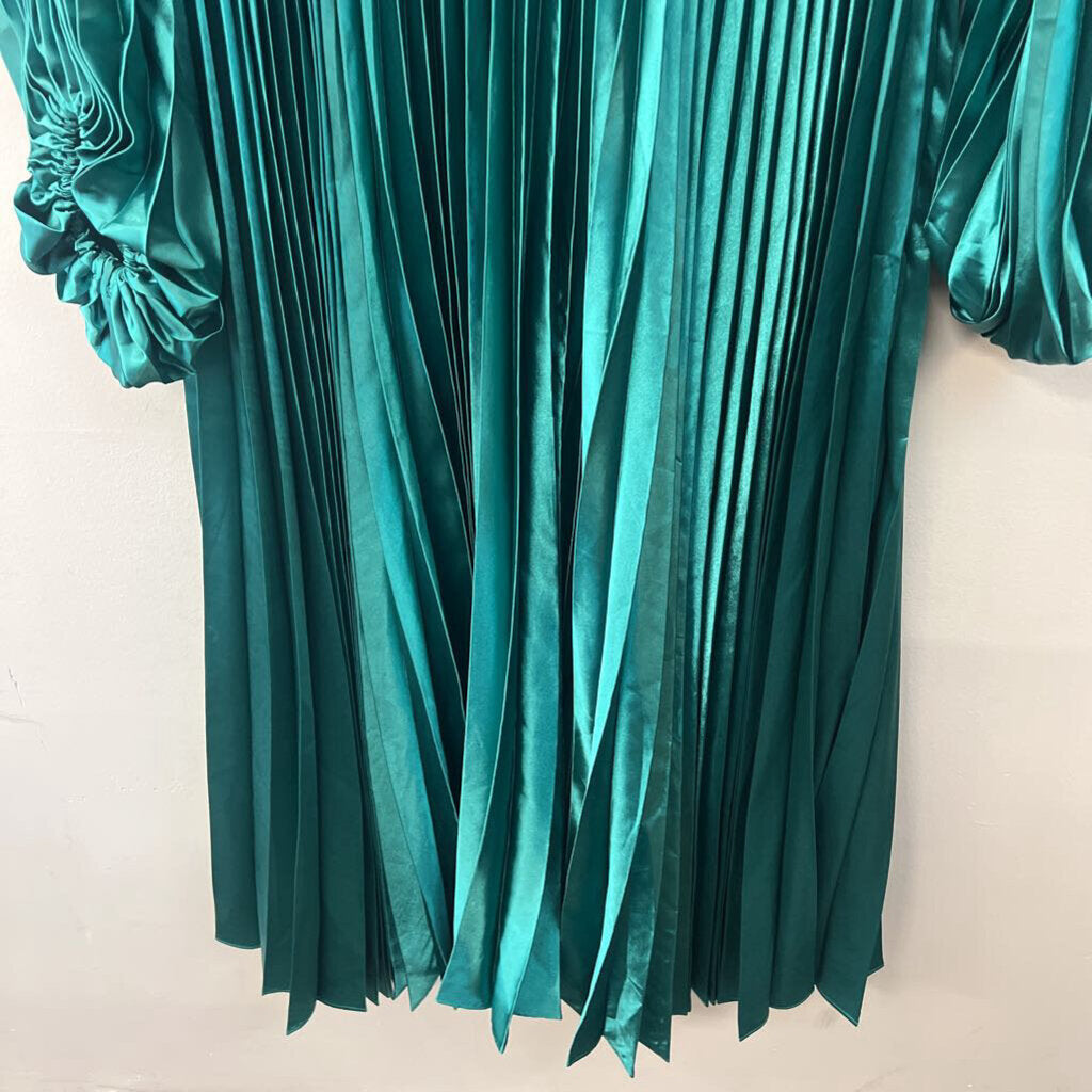 Boohoo Green Pleated Silky Long Sleeve Maxi Dress 10