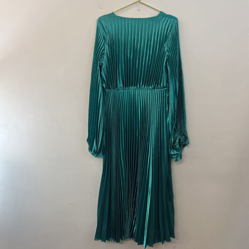 Boohoo Green Pleated Silky Long Sleeve Maxi Dress 10