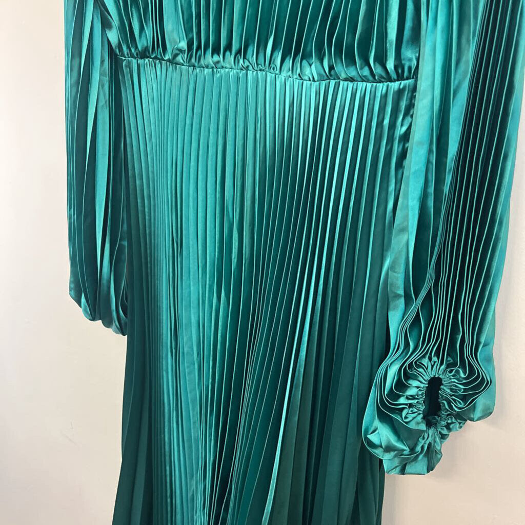 Boohoo Green Pleated Silky Long Sleeve Maxi Dress 10