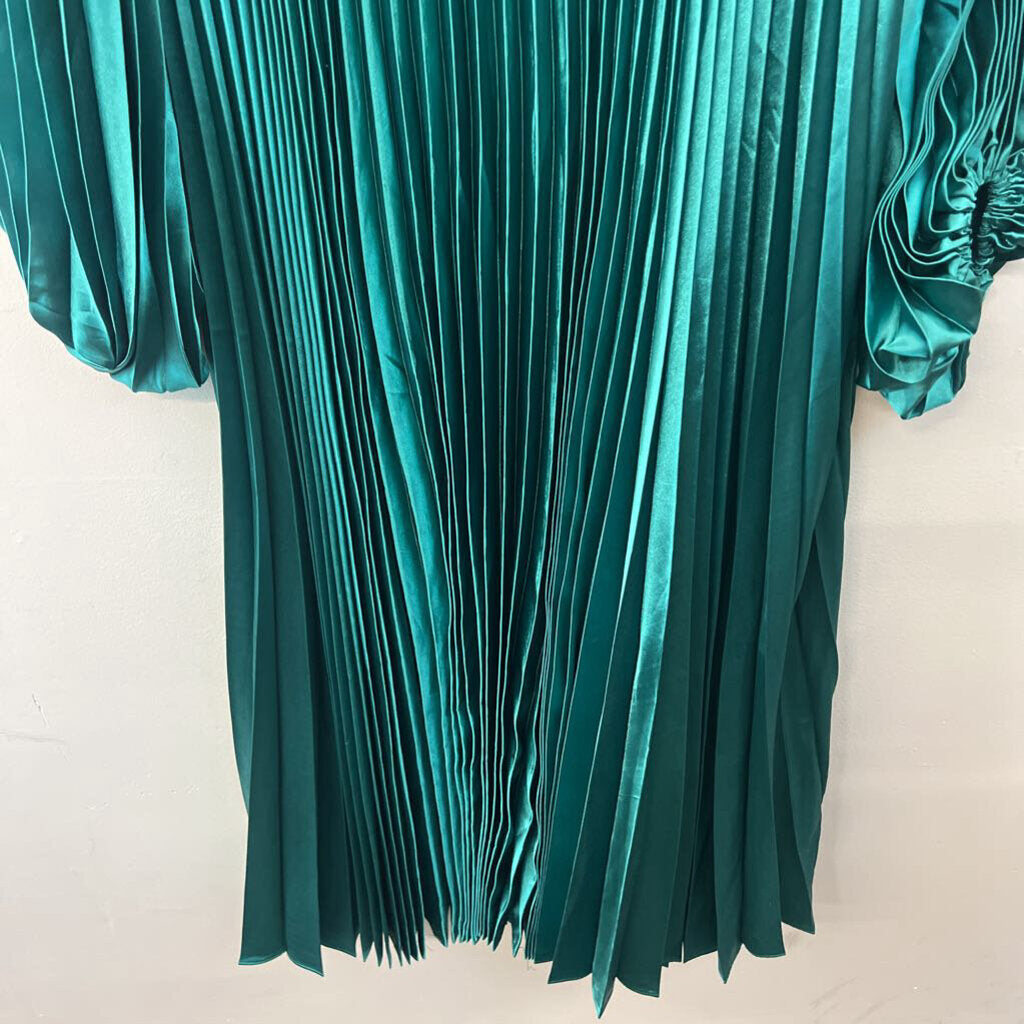 Boohoo Green Pleated Silky Long Sleeve Maxi Dress 10