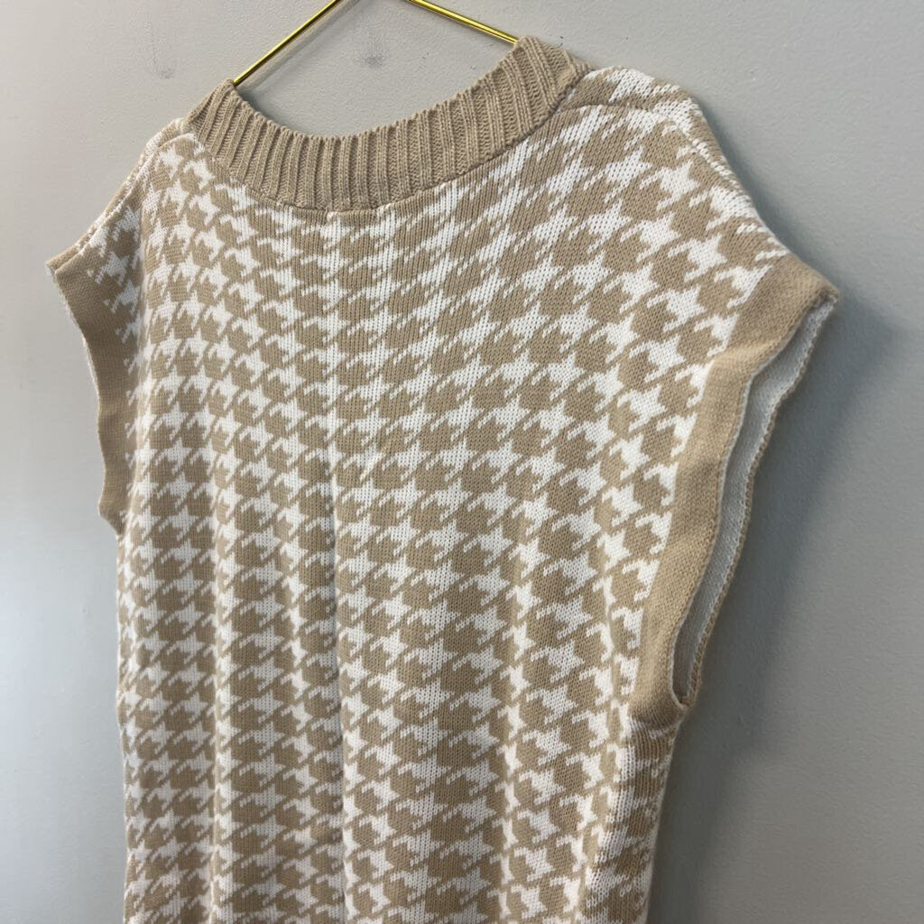 Rebellious Beige/ Cream Houndstooth Sweater Vest Top Medium/ Large