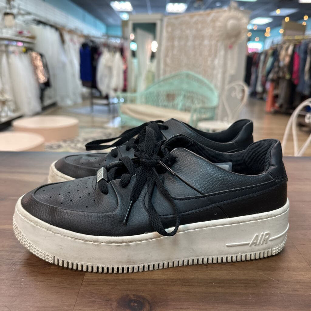 Nike Black Air Force 1 Sage Low Sneakers 8.5