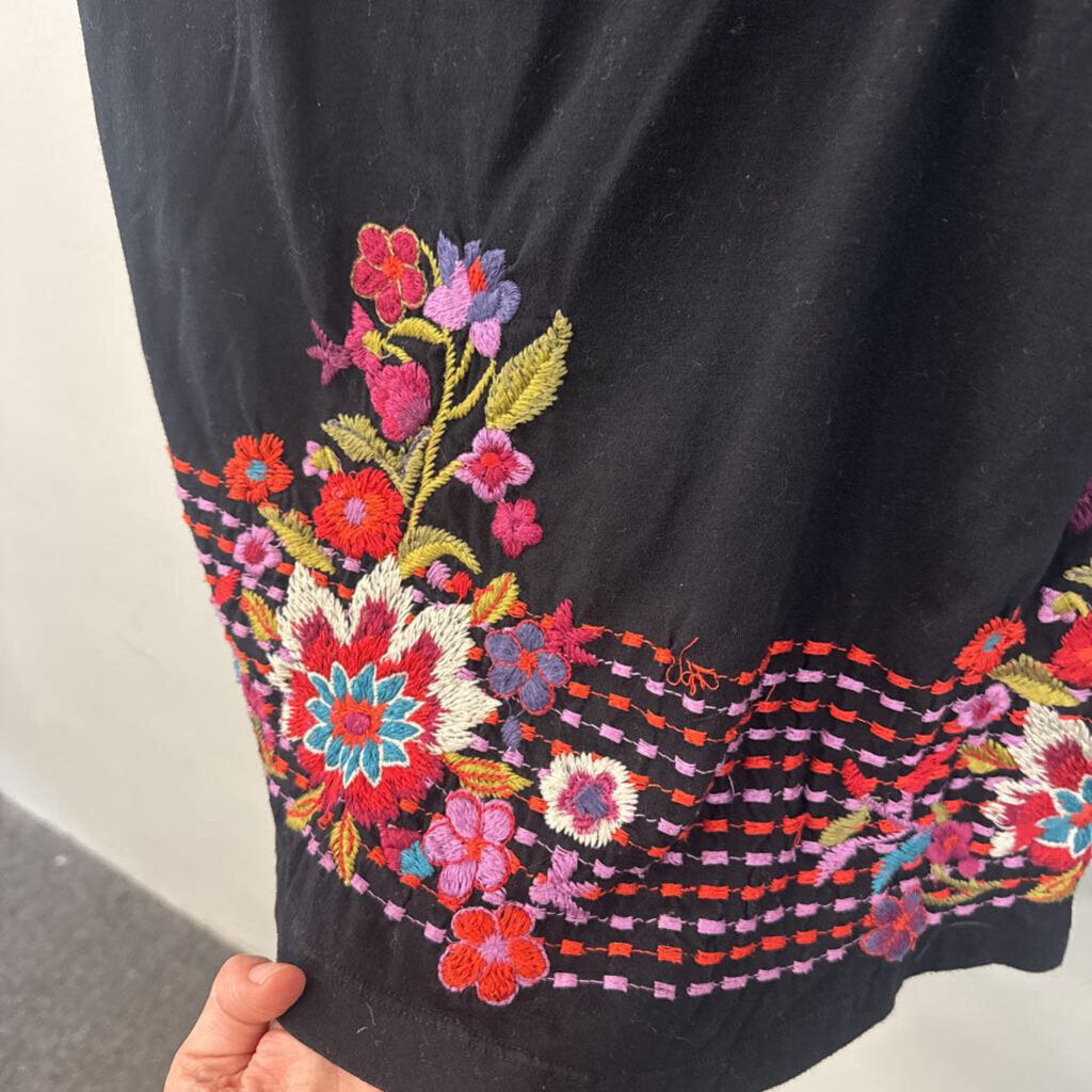 JW Los Angeles Black/ Multi Embroidered Print Long Sleeve Dress Large