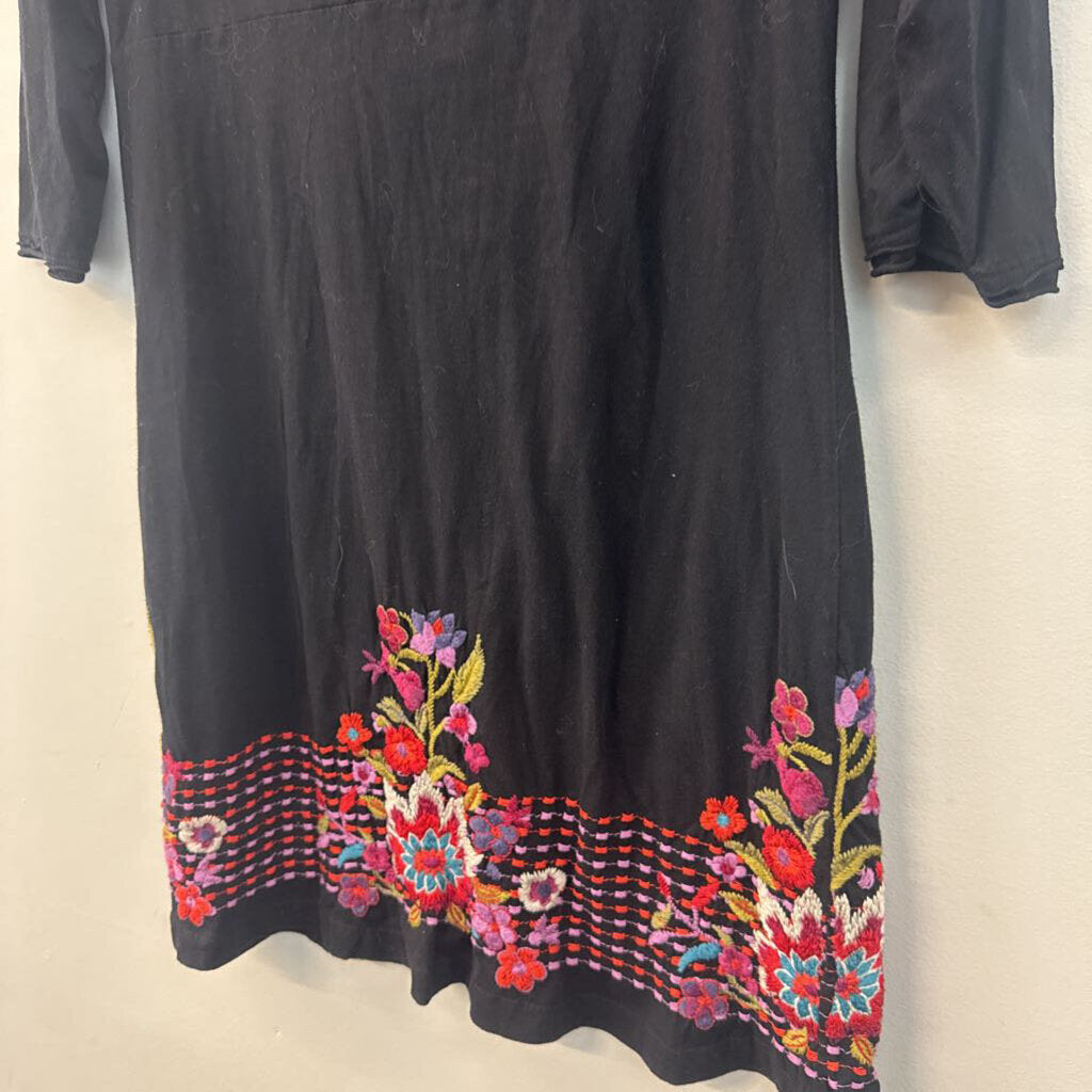 JW Los Angeles Black/ Multi Embroidered Print Long Sleeve Dress Large