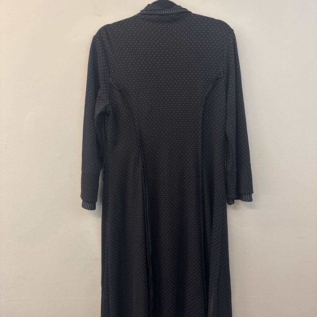 By JJ Black/ White Print Long Sleeve Button Down Midi Dress Small