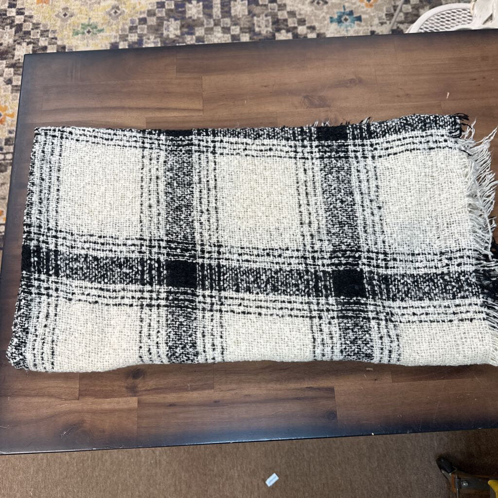 Cream/ Black Plaid Knit Blanket Scarf
