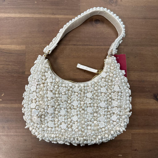 White Pearl/ Flower Beaded Purse