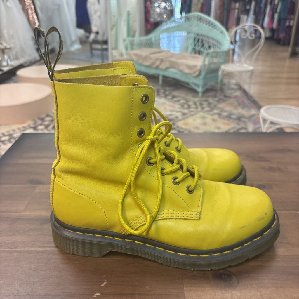 Dr Martens Yellow Leather Lace Up Ankle Boots 8