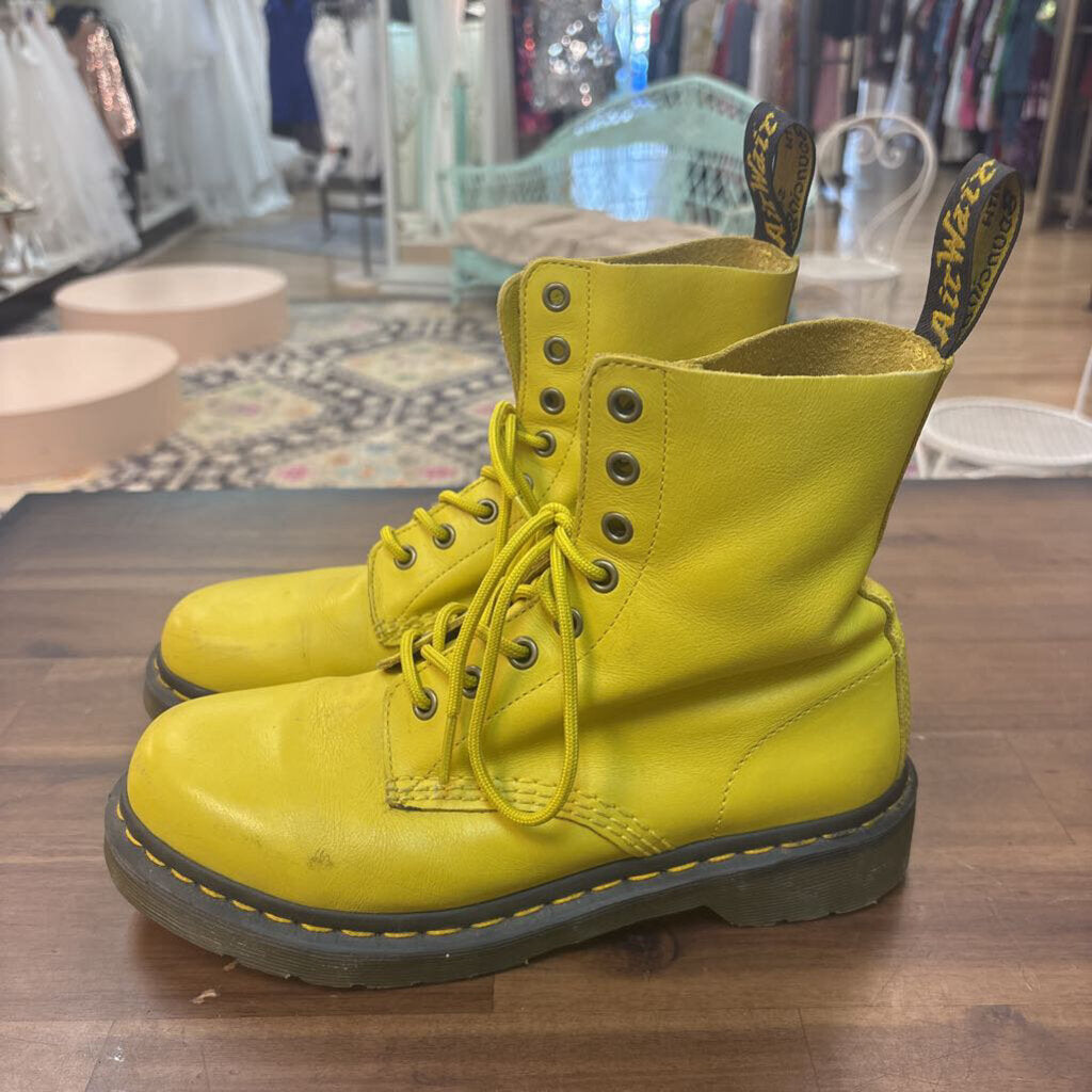 Dr Martens Yellow Leather Lace Up Ankle Boots 8