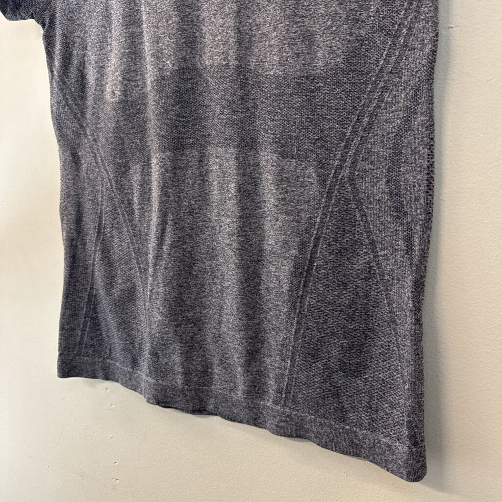 Athleta Grey Short Sleeve Athletic Top Large
