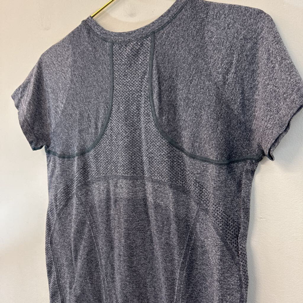 Athleta Grey Short Sleeve Athletic Top Large