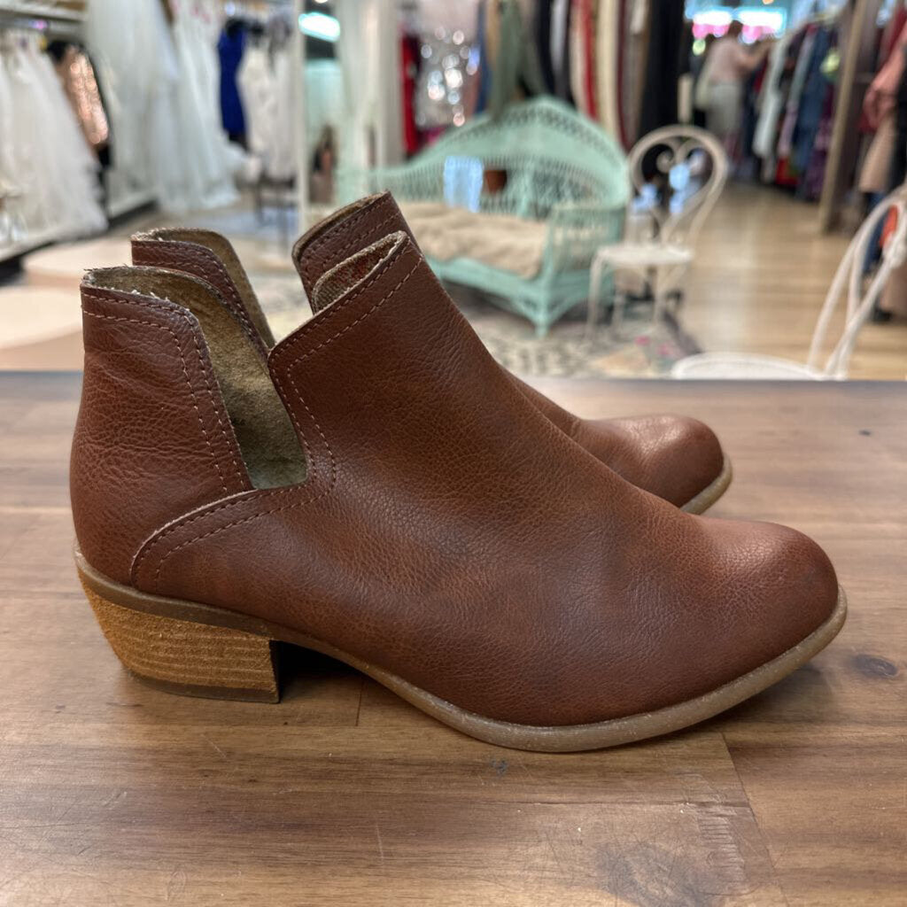 BOC Brown Leather Ankle Boots 7.5