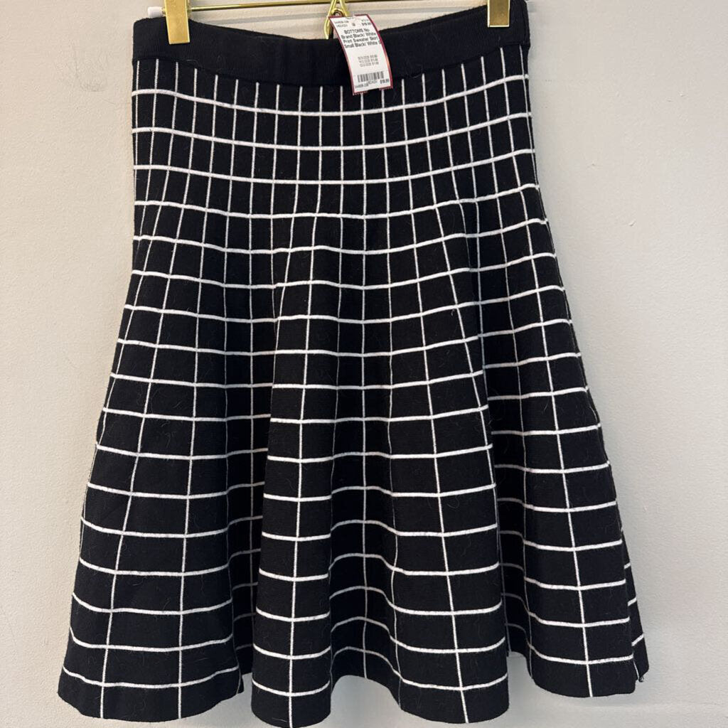 Black/ White Print Sweater Skirt Small