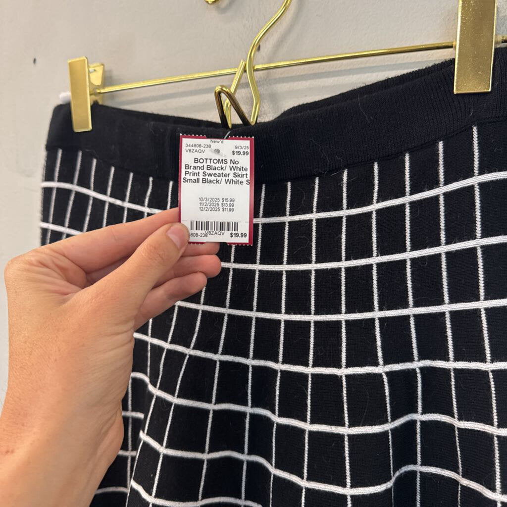Black/ White Print Sweater Skirt Small