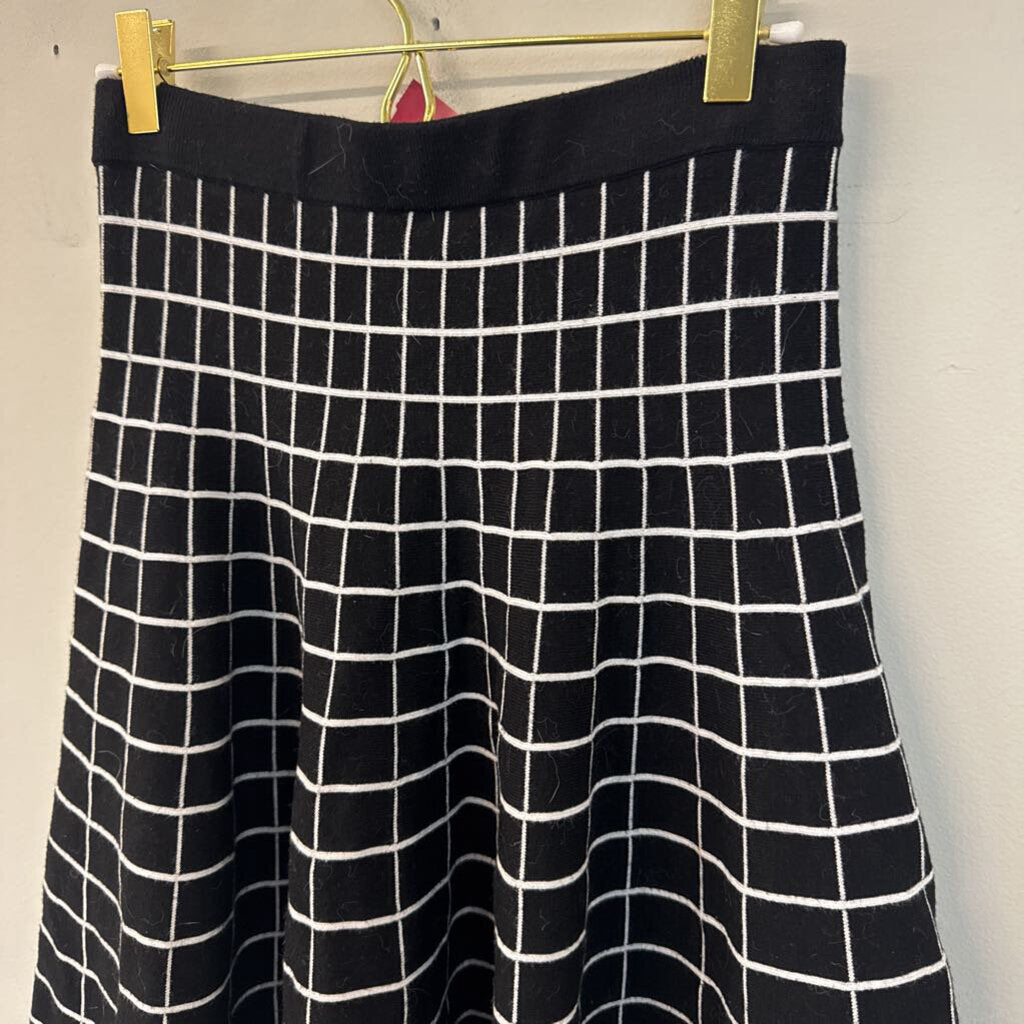 Black/ White Print Sweater Skirt Small