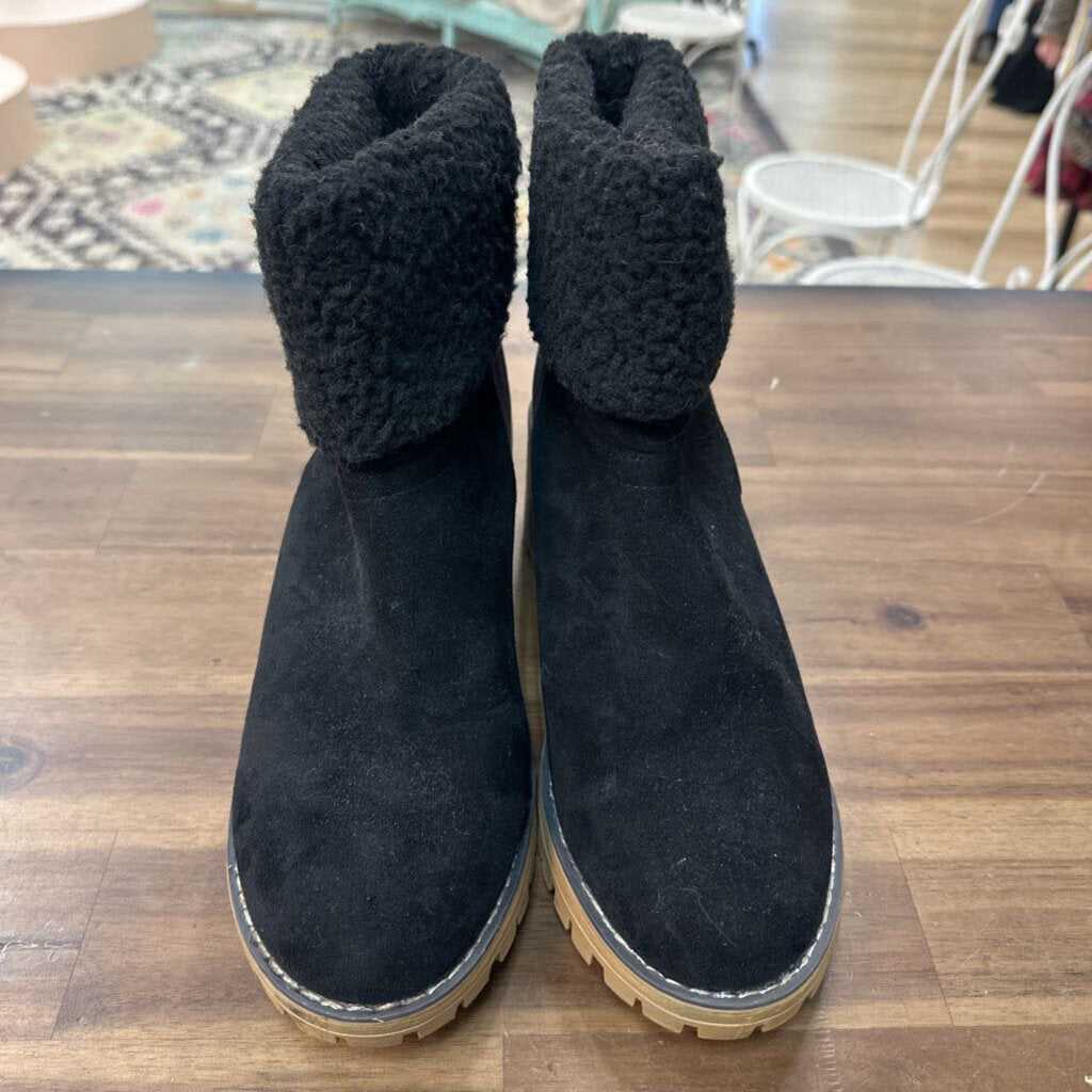 Boutique by Corkys Black Suede Fleece Ankle Booties 10