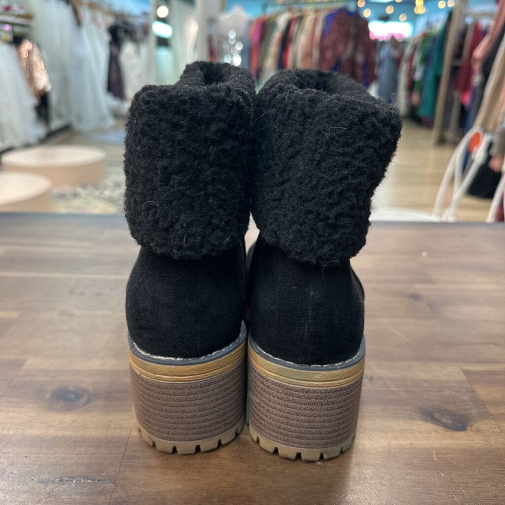 Boutique by Corkys Black Suede Fleece Ankle Booties 10