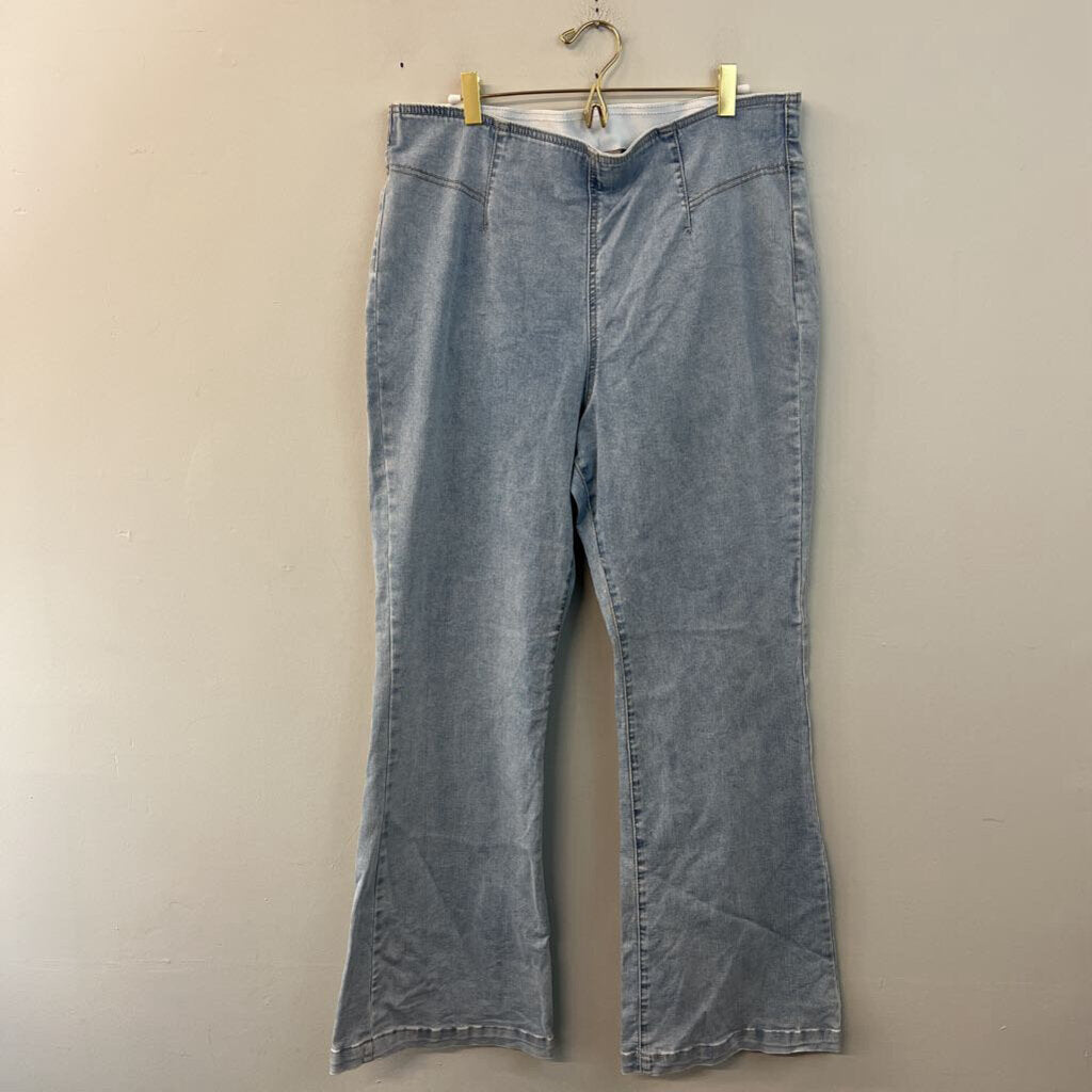 Knox Rose Light Wash Pull On Flare Leg Jeans 16