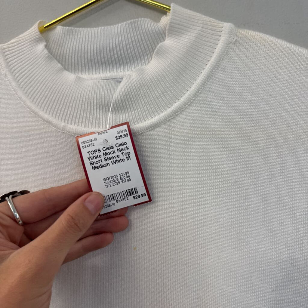 Cielo White Mock Neck Short Sleeve Top Medium