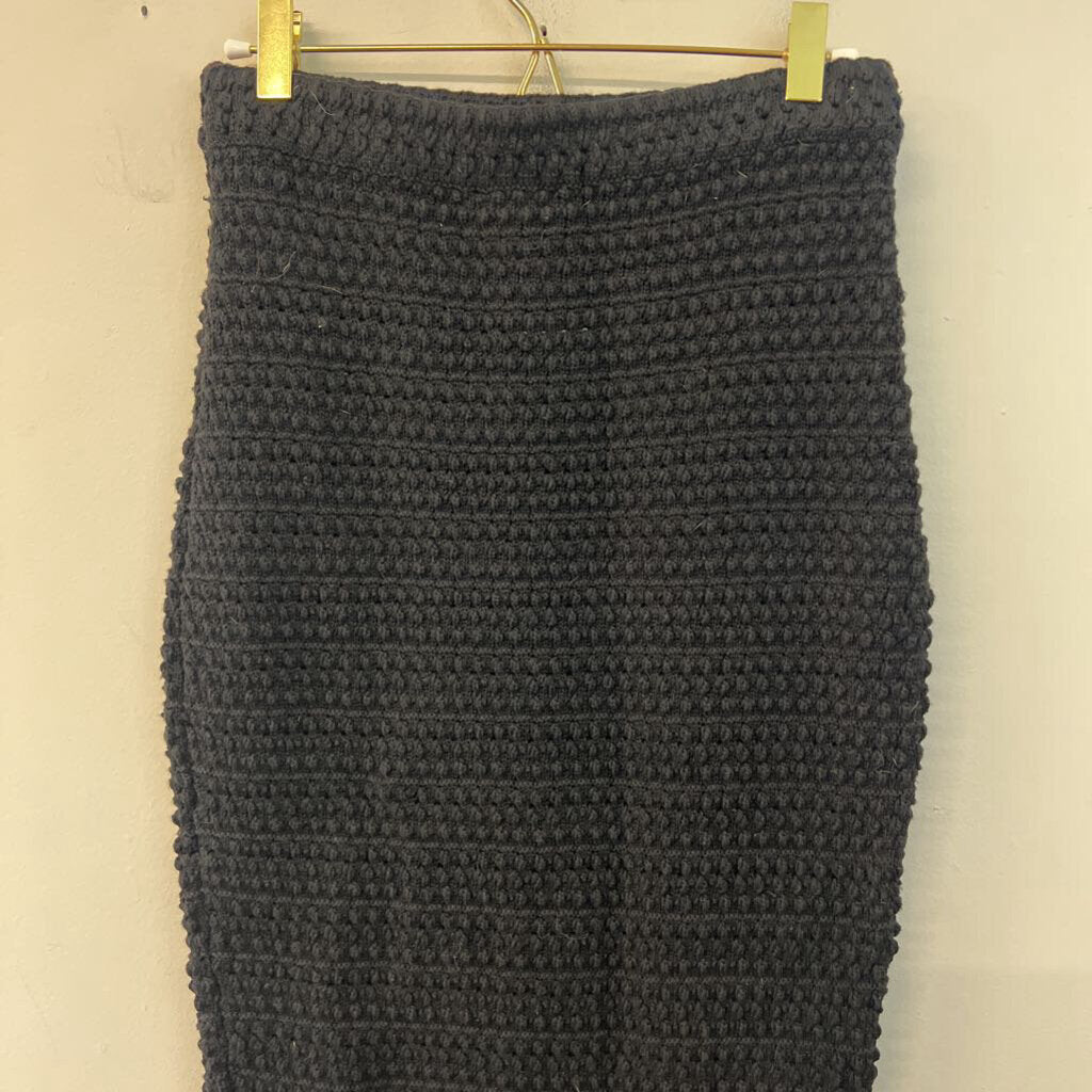 Aqua Black Textured Knit Midi Skirt Medium