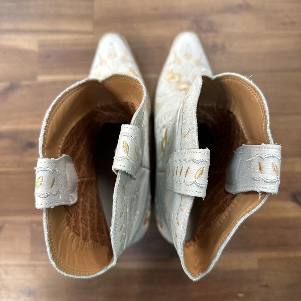 Dingo Grey Leather Embroidered Primrose Snip Toe Western Boots 11
