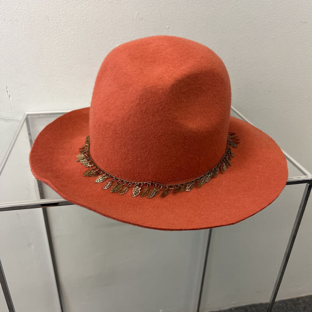D and Y Orange Wool Leaf Charm Hat