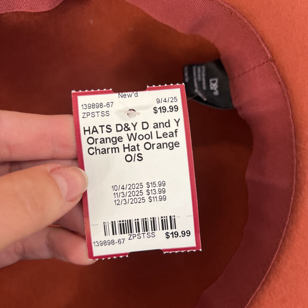 D and Y Orange Wool Leaf Charm Hat