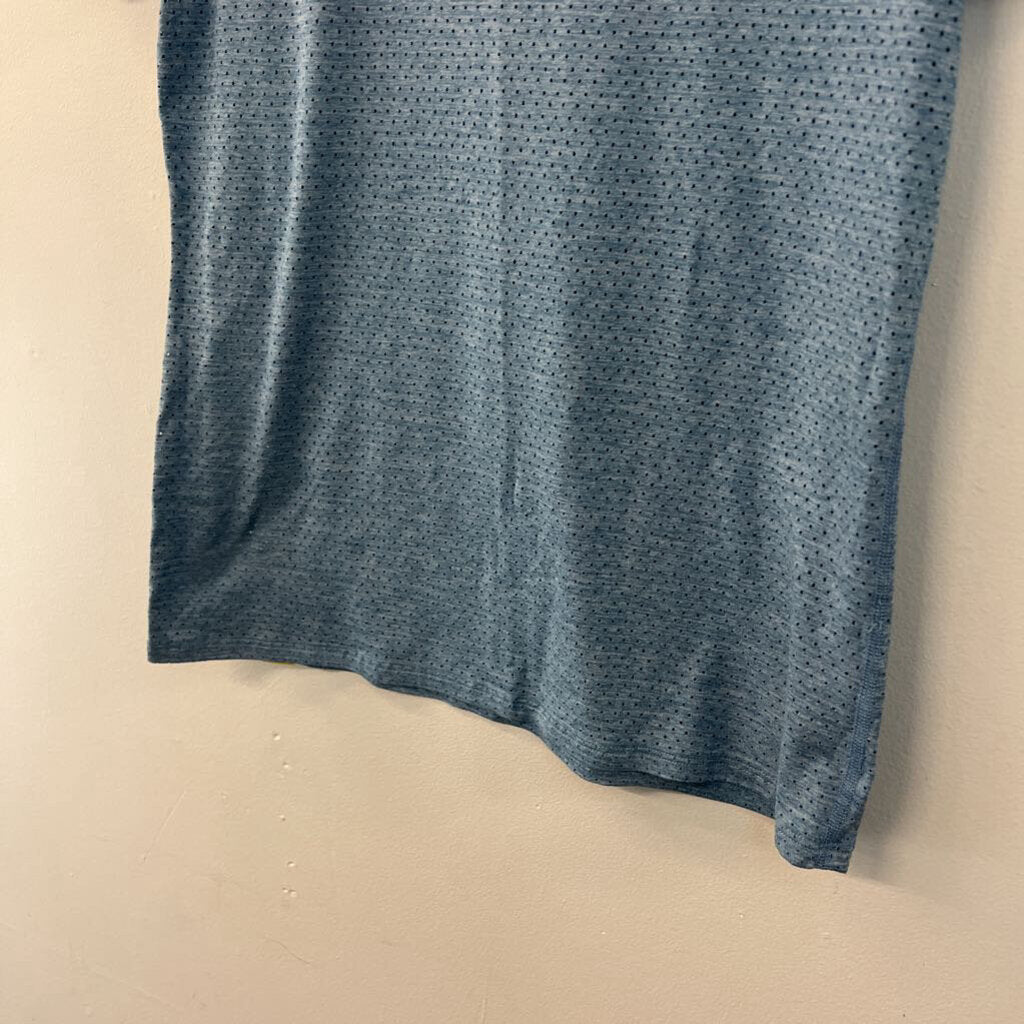 Rabbit Blue Short Sleeve Athletic Top Medium