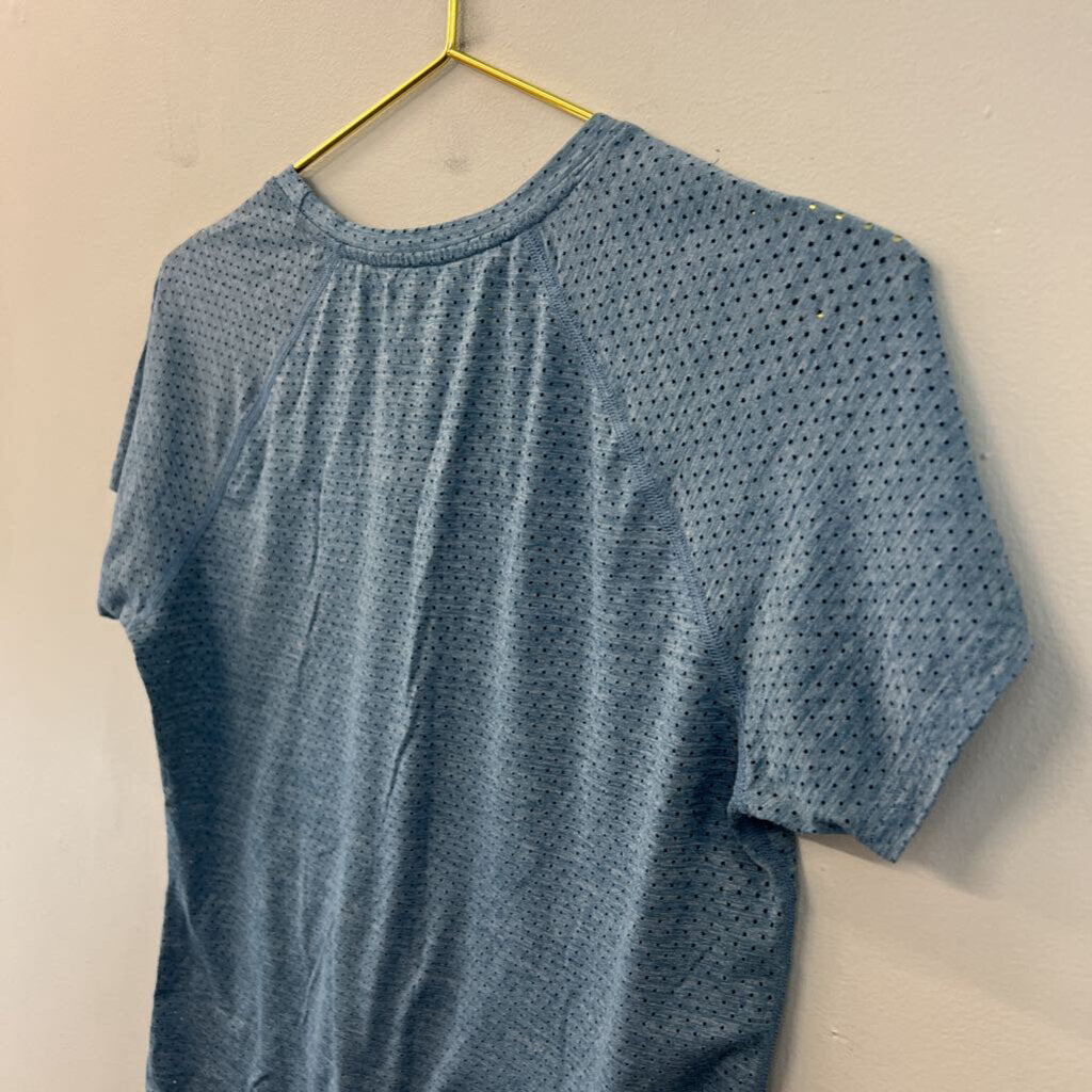 Rabbit Blue Short Sleeve Athletic Top Medium